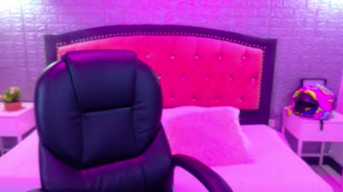 natalie  online show from January 7, 2026, 3:31 am