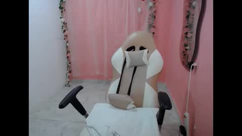 natalielabellex1 online show from October 4, 2025, 5:44 pm
