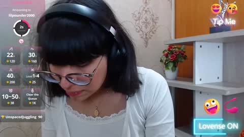 N A T A L Y online show from December 18, 2024, 4:06 pm