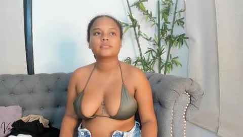 Naty online show from December 4, 2025, 7:22 pm