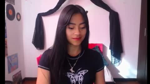 Nataly Escobar online show from January 16, 2025, 1:25 pm