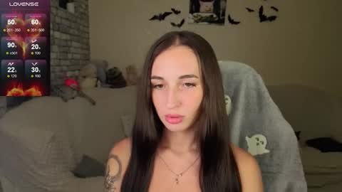 Nataly online show from October 22, 2025, 9:14 pm