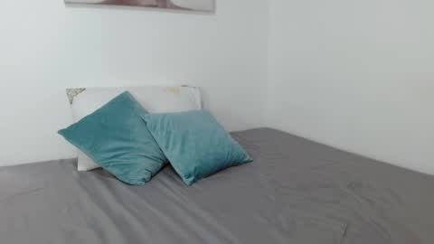 NATALY GOLDEN online show from September 12, 2025, 1:33 pm