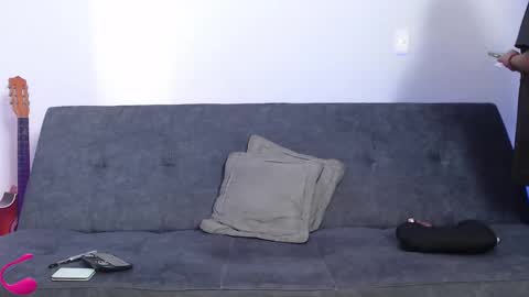   online show from September 8, 2025, 8:52 pm