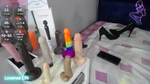 Natasha online show from October 19, 2025, 7:25 pm