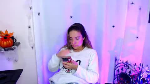 Natasha online show from October 30, 2025, 1:23 pm