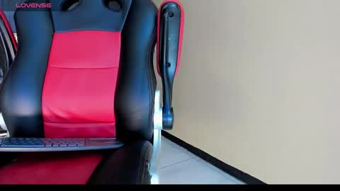 natasha_clifford online show from December 2, 2025, 7:09 pm