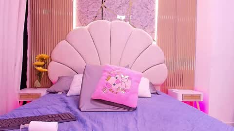 Natasha online show from April 5, 2026, 7:11 pm