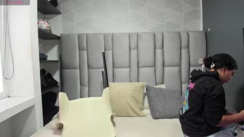 N A T A S H A online show from September 17, 2025, 7:15 pm