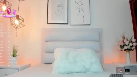 natasha_stone6 online show from September 29, 2025, 1:05 pm