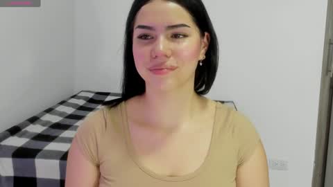 Snapshot of natasha_su chatting on January 8, 2025, 3:40 am Natalia online show from January 8, 2025, 3:40 am