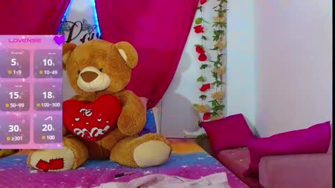 Snapshot of natashakissess chatting on December 19, 2024, 4:13 pm NatashaKissess online show from December 19, 2024, 4:13 pm