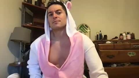 Snapshot of natetheexplorer chatting on October 30, 2025, 10:43 pm natetheexplorer online show from October 30, 2025, 10:43 pm