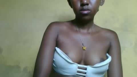 nathalia069 online show from February 5, 2026, 8:41 am