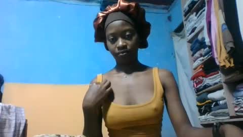 nathalia069 online show from June 13, 2026, 3:48 am