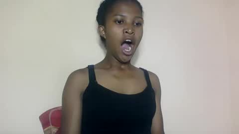 nathalie004 online show from November 3, 2025, 4:58 am