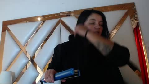 Snapshot of nathaly_low chatting on April 21, 2026, 12:44 pm nathaly low online show from April 21, 2026, 12:44 pm