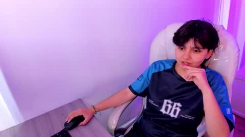 nathalyy_ds online show from February 8, 2026, 4:43 pm