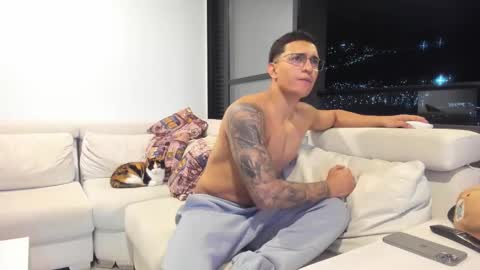 nathan_gross online show from February 4, 2026, 1:33 am