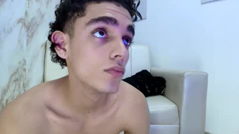 nathan_shimmer online show from November 14, 2025, 1:43 pm