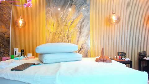 nathassa online show from March 3, 2025, 2:37 pm