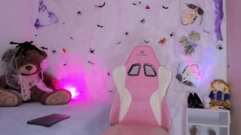 nathy_rosales online show from October 15, 2025, 6:02 am