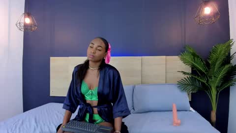 nathy_ross online show from February 12, 2025, 4:33 am