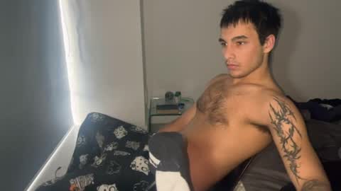 native_boy2 online show from April 19, 2026, 11:51 pm