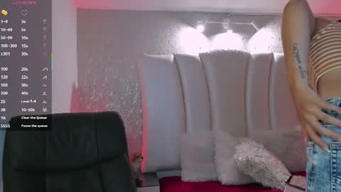 Natalia online show from June 19, 2026, 3:33 am