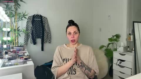 NATTY FIERROS online show from April 8, 2026, 8:20 pm