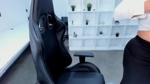 Snapshot of natural_bigboobs chatting on November 5, 2025, 8:20 pm Jazmin Bigboobs online show from November 5, 2025, 8:20 pm