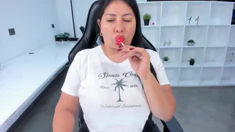 Snapshot of natural_bigboobs chatting on November 8, 2025, 7:56 pm Jazmin Bigboobs online show from November 8, 2025, 7:56 pm