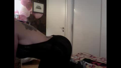 naturalbornsinfull online show from February 10, 2026, 3:32 am