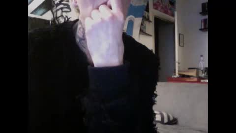 naturalbornsinfull online show from March 1, 2026, 10:34 pm