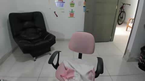 Snapshot of naturalsexlatin chatting on February 15, 2025, 4:23 pm Andrea online show from February 15, 2025, 4:23 pm