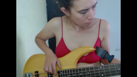 Snapshot of natutalcorps chatting on October 4, 2025, 12:58 pm natutalcorps online show from October 4, 2025, 12:58 pm