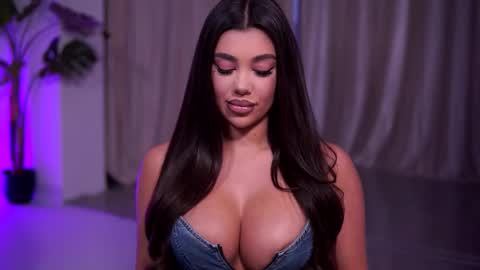 Naty online show from March 19, 2026, 8:02 pm