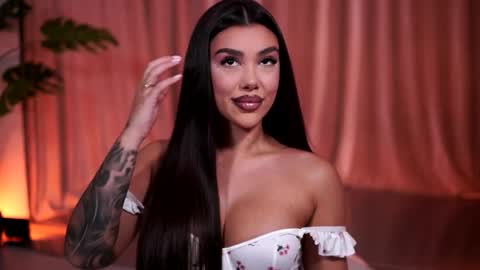 Naty online show from April 15, 2026, 7:58 pm