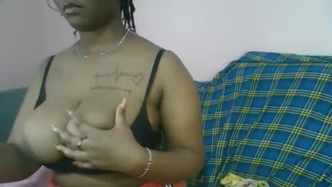 Snapshot of naughti_garlie chatting on October 11, 2025, 8:24 am naughti_garlie online show from October 11, 2025, 8:24 am