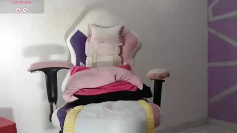 Leina  modelo independiente online show from September 8, 2025, 8:30 pm