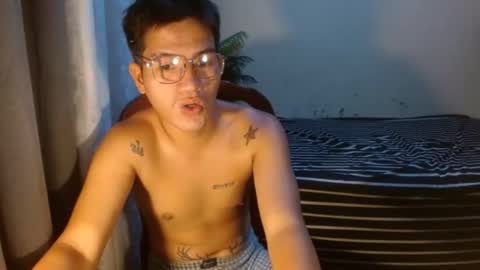 Snapshot of naughty_angelo chatting on May 4, 2026, 8:32 am naughty_angelo online show from May 4, 2026, 8:32 am