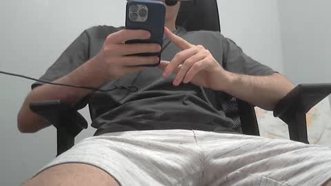 Enzo online show from March 10, 2025, 1:23 am