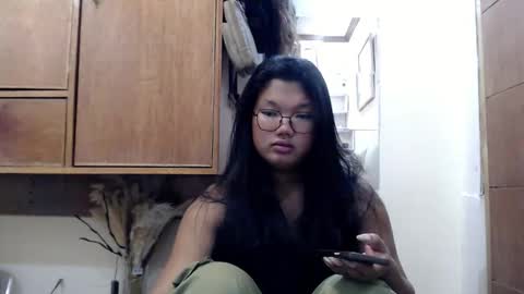 KATE online show from April 10, 2026, 10:25 pm