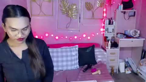 naughty_lorien143 online show from November 30, 2025, 12:20 pm