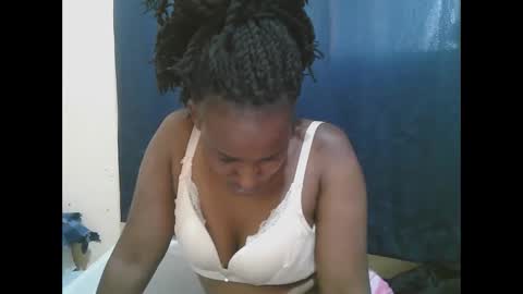 Snapshot of naughty_slender2 chatting on November 23, 2025, 6:35 am jn online show from November 23, 2025, 6:35 am