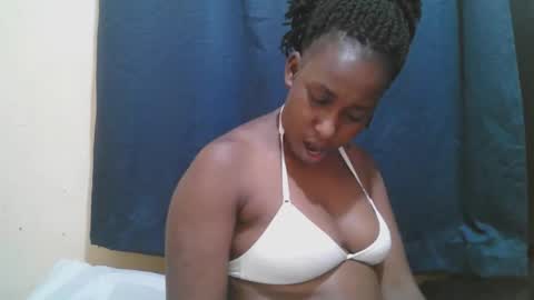 Snapshot of naughty_slender2 chatting on November 25, 2025, 7:36 pm jn online show from November 25, 2025, 7:36 pm