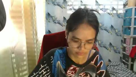 naughtyasian_honey online show from November 12, 2025, 4:02 am