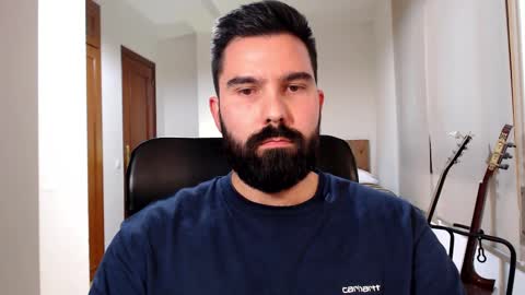 Tom online show from October 31, 2025, 4:52 pm