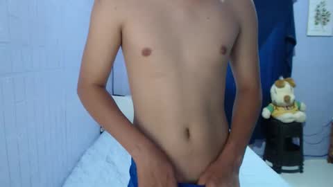 Snapshot of naughtyboytoni chatting on October 8, 2025, 12:30 am naughtyboytoni online show from October 8, 2025, 12:30 am