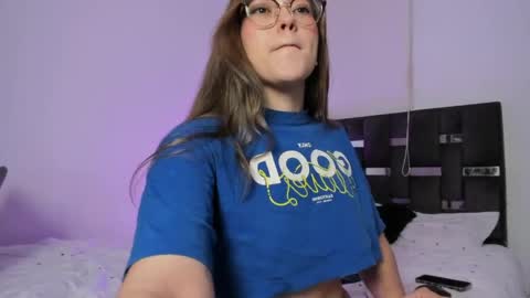 LANAindependent model online show from April 15, 2026, 8:10 am